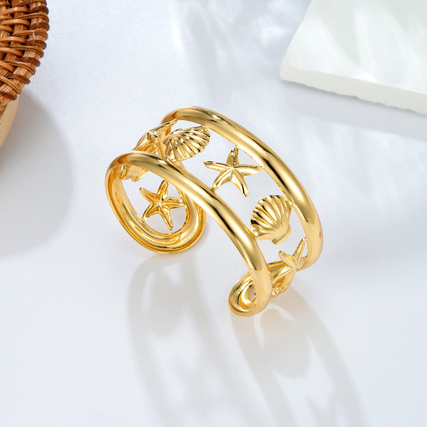 Bracelet jonc doré motifs marins