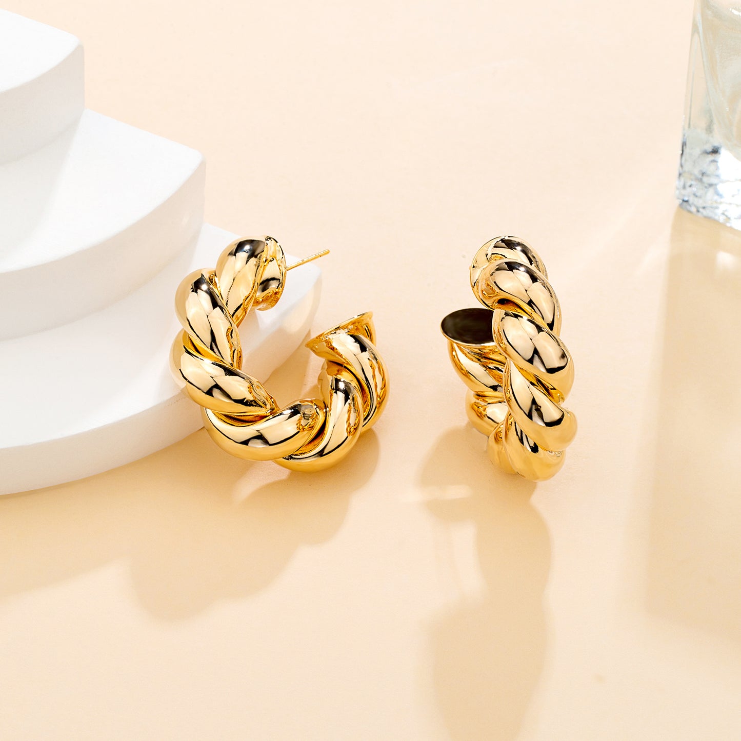 Boucles d’oreilles torsadés dorées
