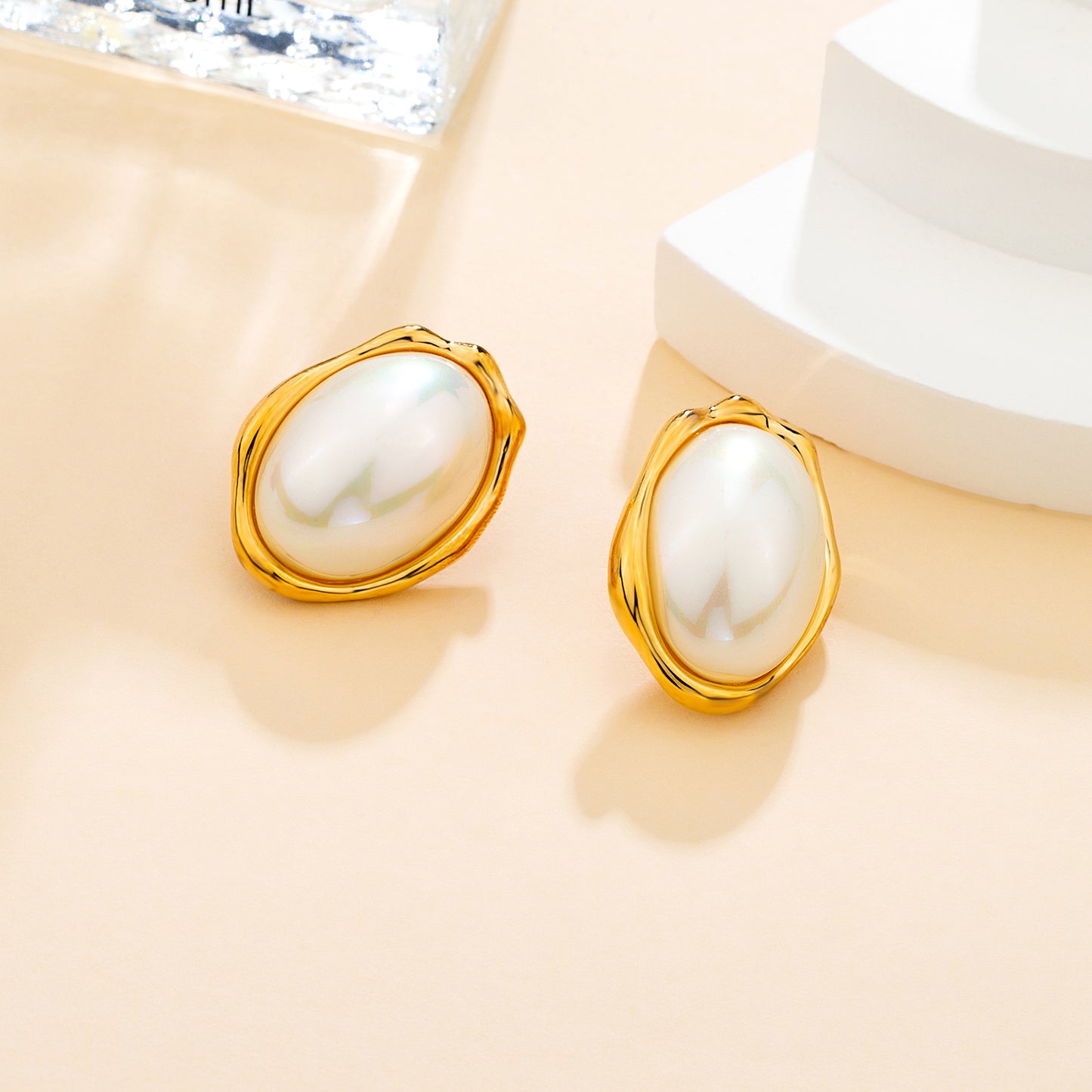 Boucles d’oreilles perle blanche