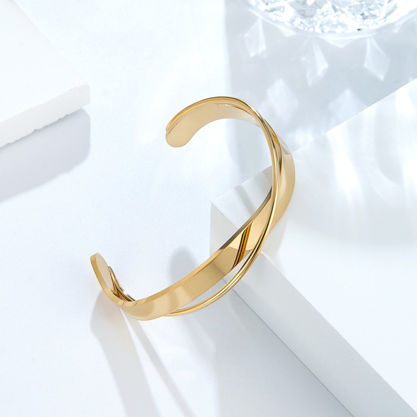 Bracelet jonc doré torsadé ouvert