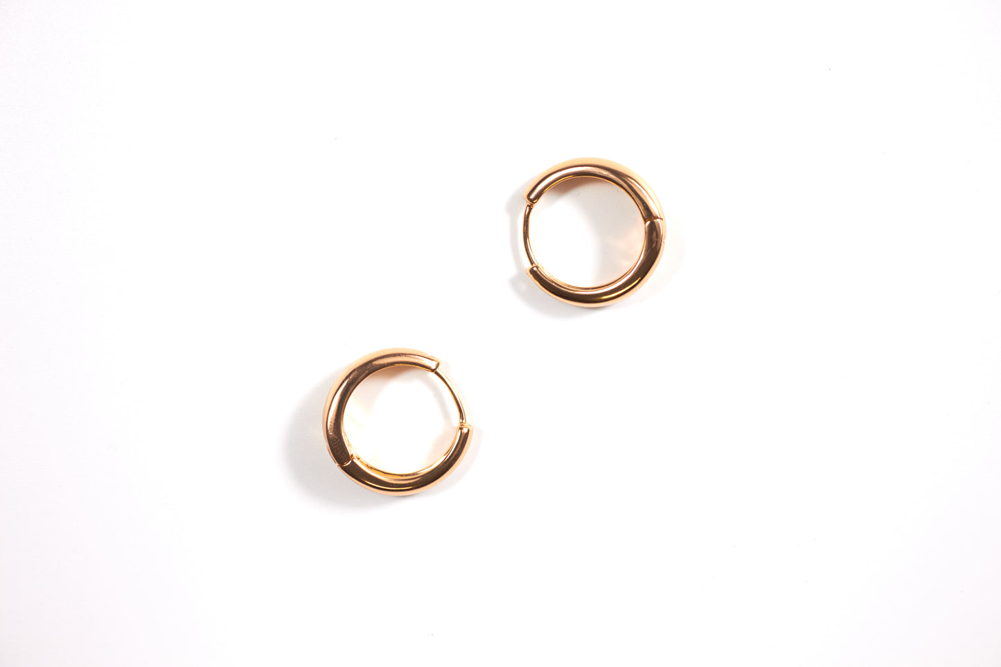 Boucles d'Oreilles Dorées - Influence Chaussure, Mules et Sandales, livraison Réunion 974 Influence