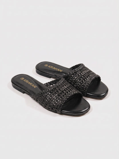 Mule Plat Adriana coloris Noir vue trois-quarts