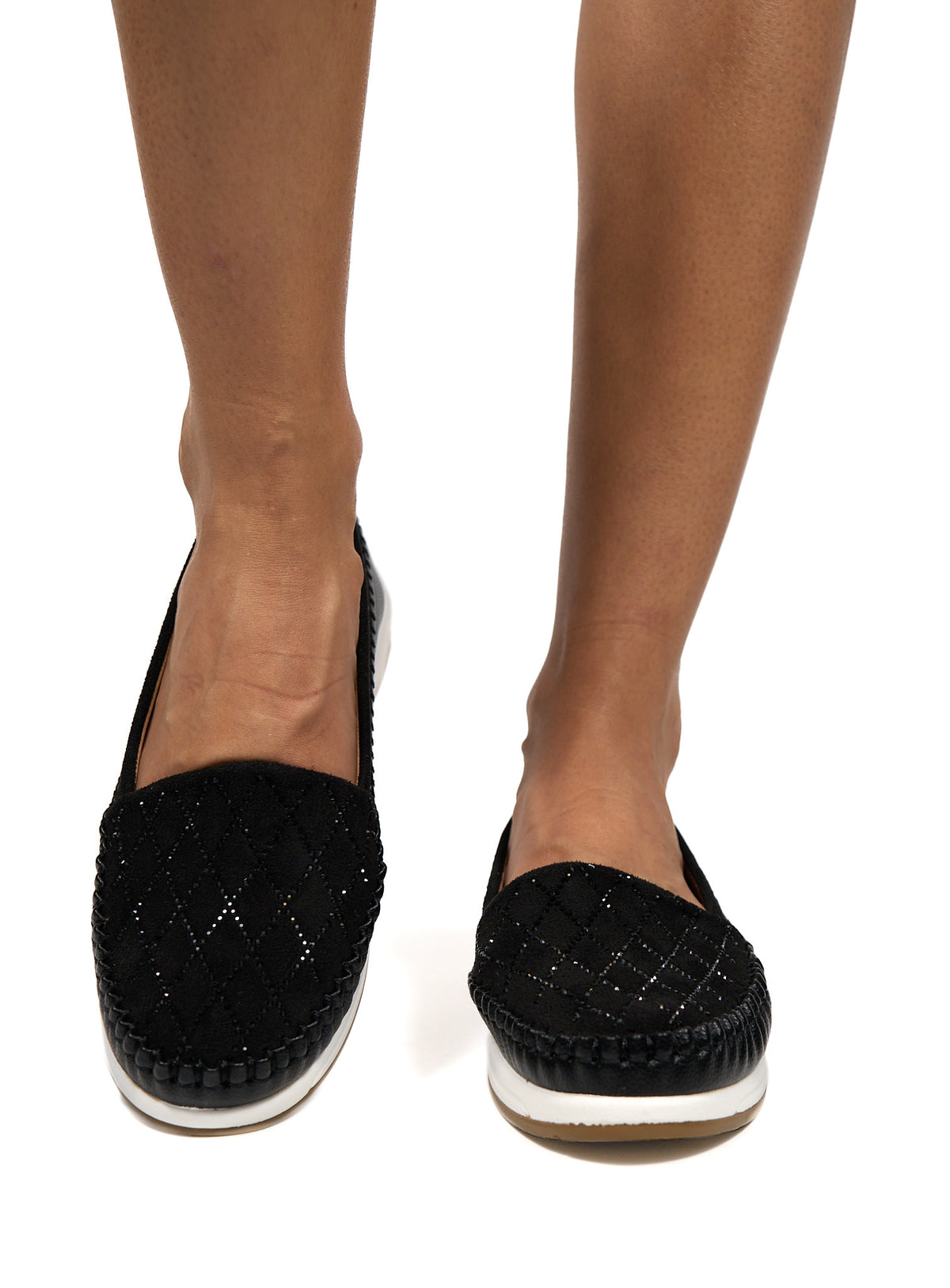 Mocassin Azira coloris noir sur fond blanc