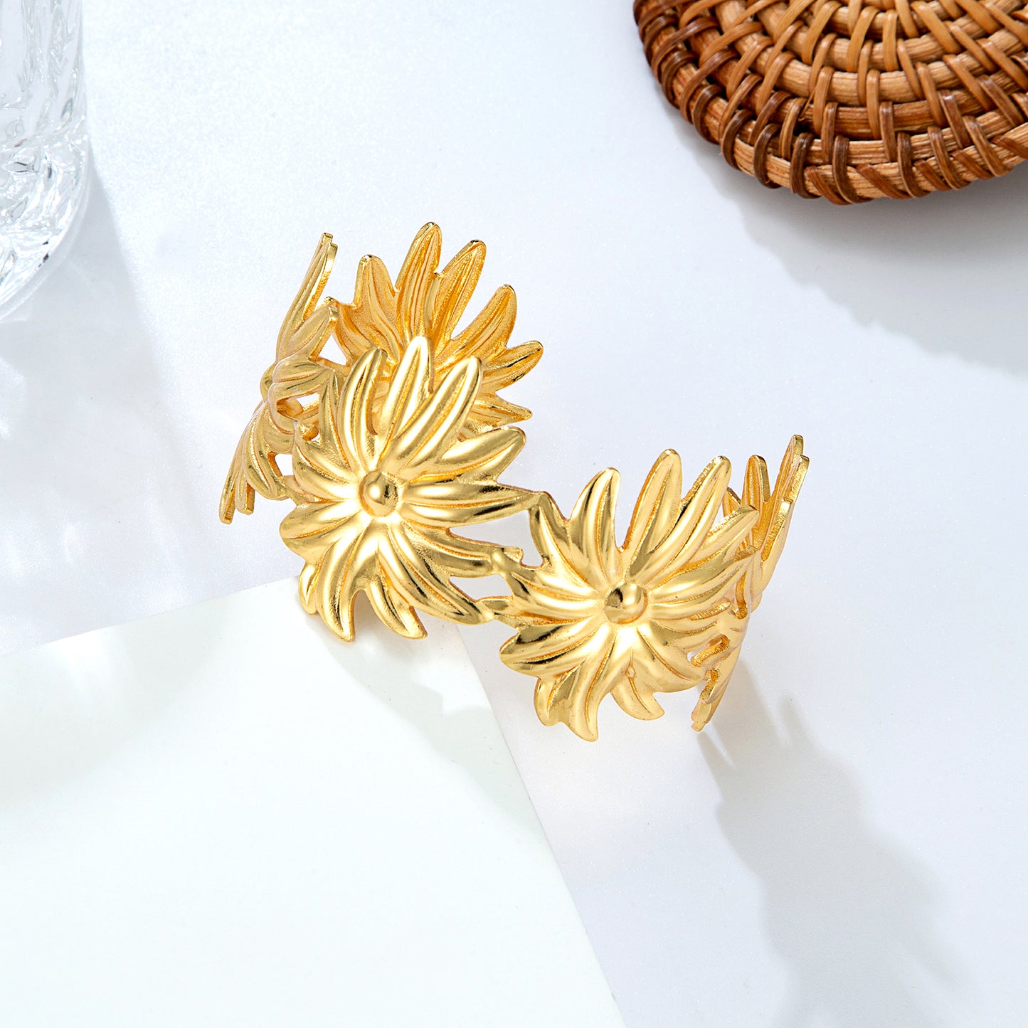 Bracelet jonc fleurs dorées tropicales