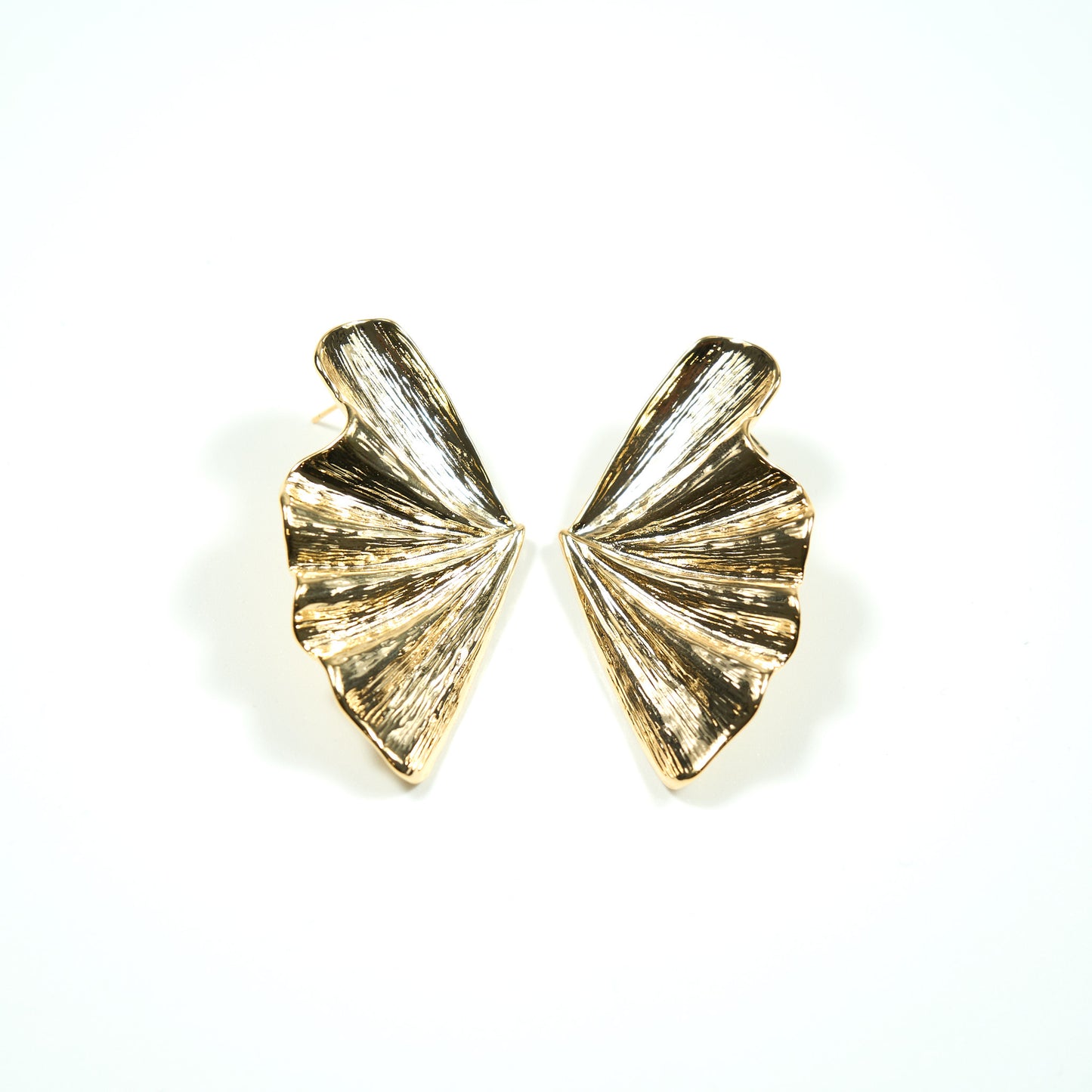 Boucles d'oreilles ailes dorées texturées