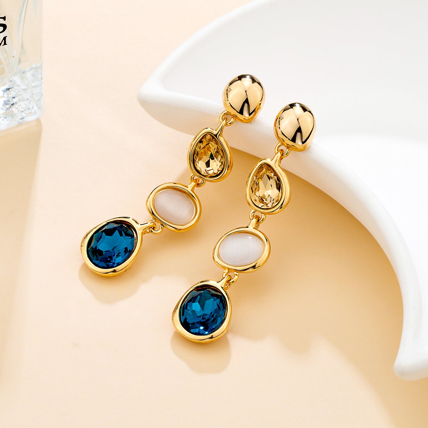 Boucles d’oreilles pendantes dorées