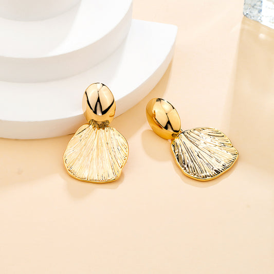 Boucles d'oreilles pétale dorée