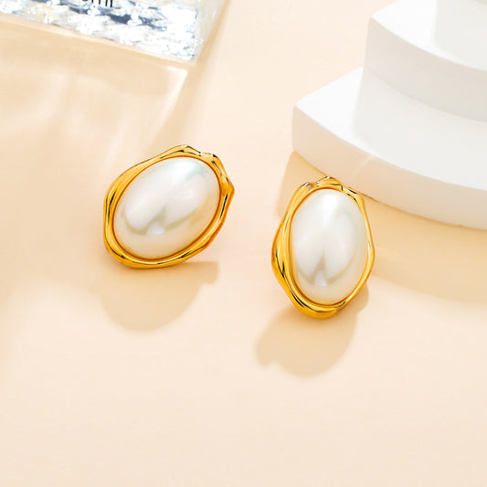 Boucles d’oreilles perle blanche