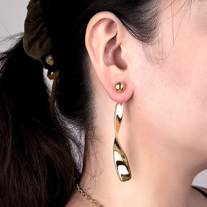 Boucles d'oreilles torsadées dorées