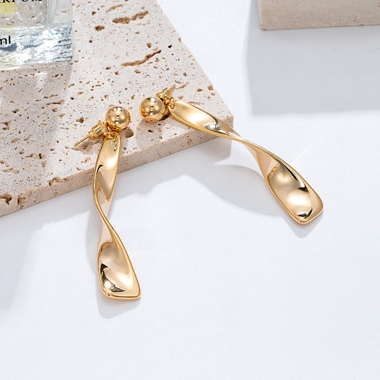 Boucles d'oreilles torsadées dorées
