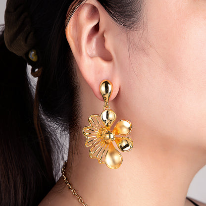 Boucles d'oreilles fleurs dorées