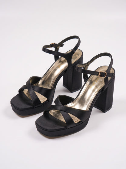 Sandale Talon Novella coloris Noir vue trois-quarts
