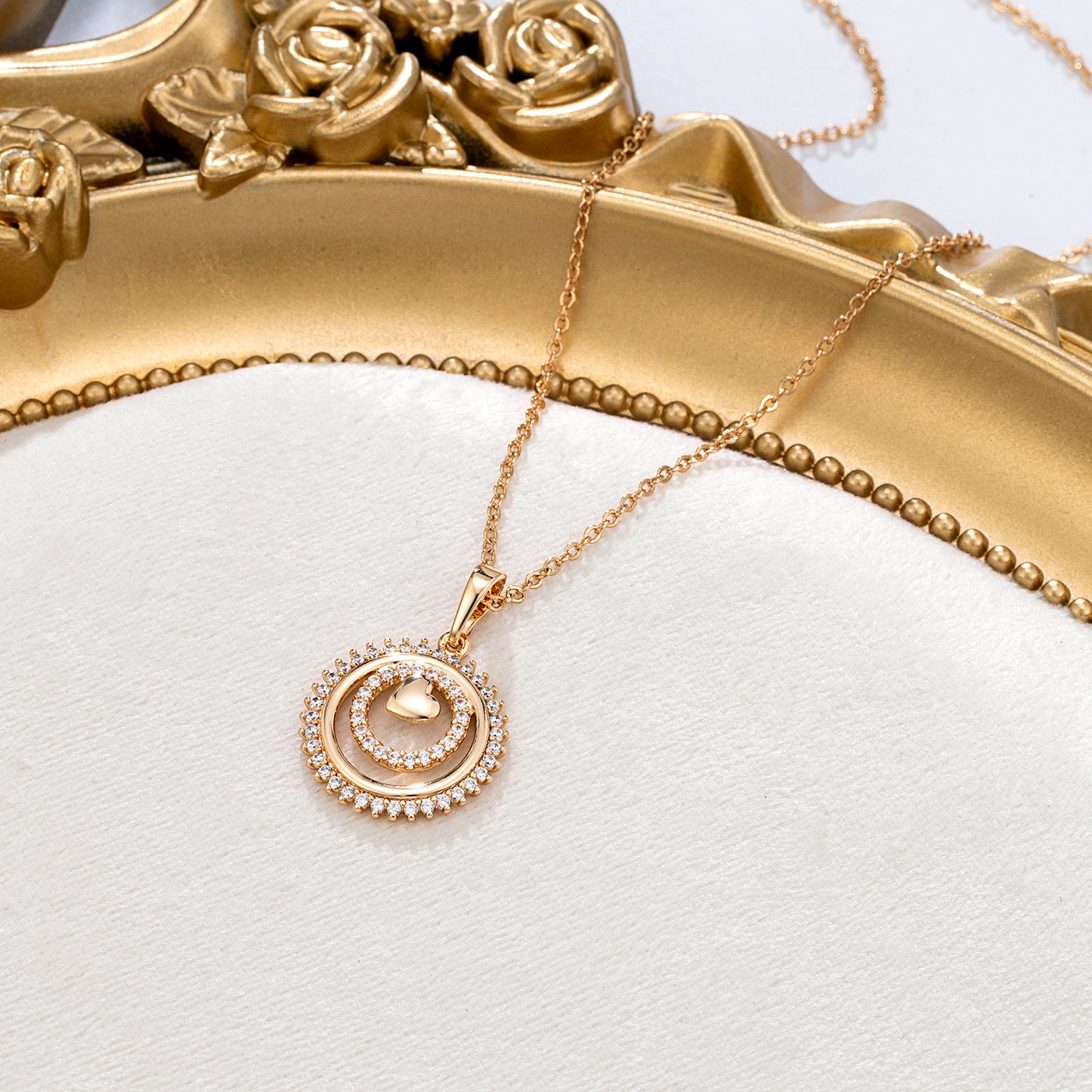 Collier pendentif cercles dorés diamantés