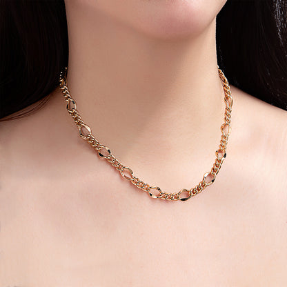 Collier chaîne alternée dorée moderne