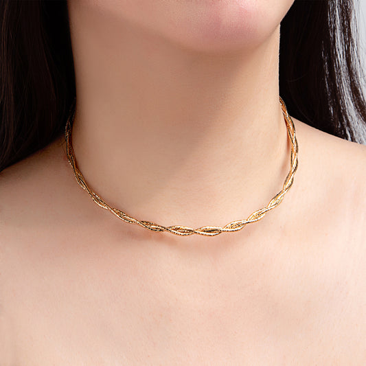Collier chaîne dorée tressée fine