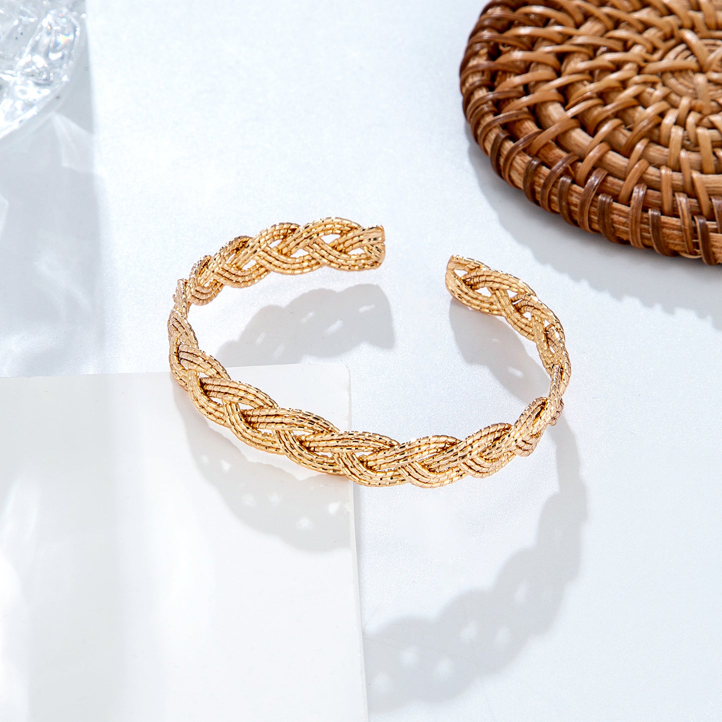 Bracelet jonc tressé doré ouvert