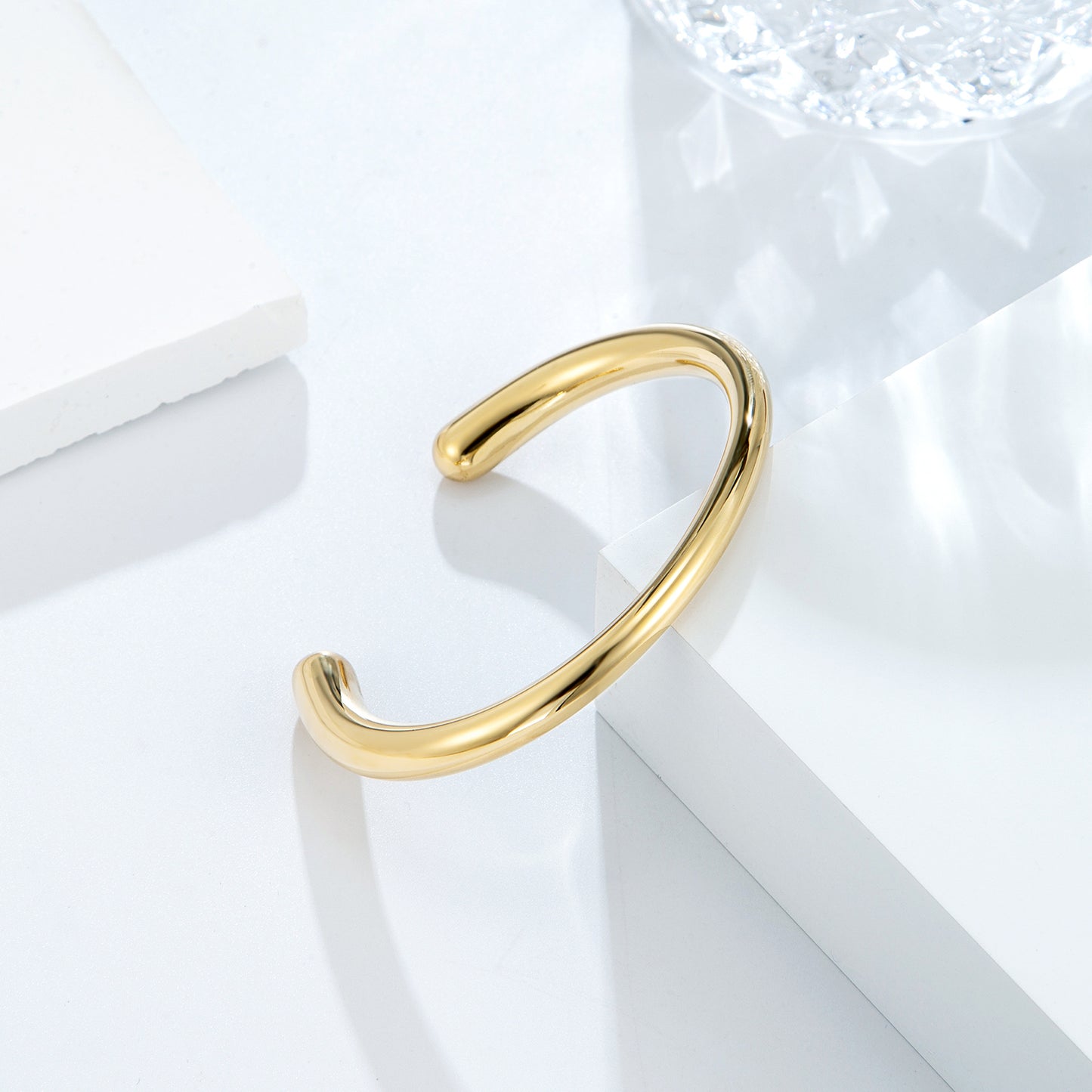 Bracelet jonc ouvert doré minimaliste